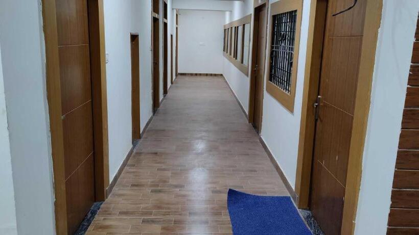 בית מלון כפרי Spot On 93593 Sailors Galley