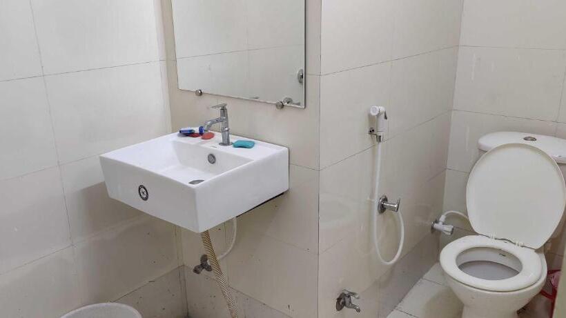 בית מלון כפרי Spot On 93593 Sailors Galley