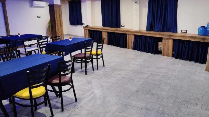 בית מלון כפרי Spot On 93593 Sailors Galley