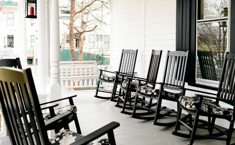 호텔 1898 Waverly Inn