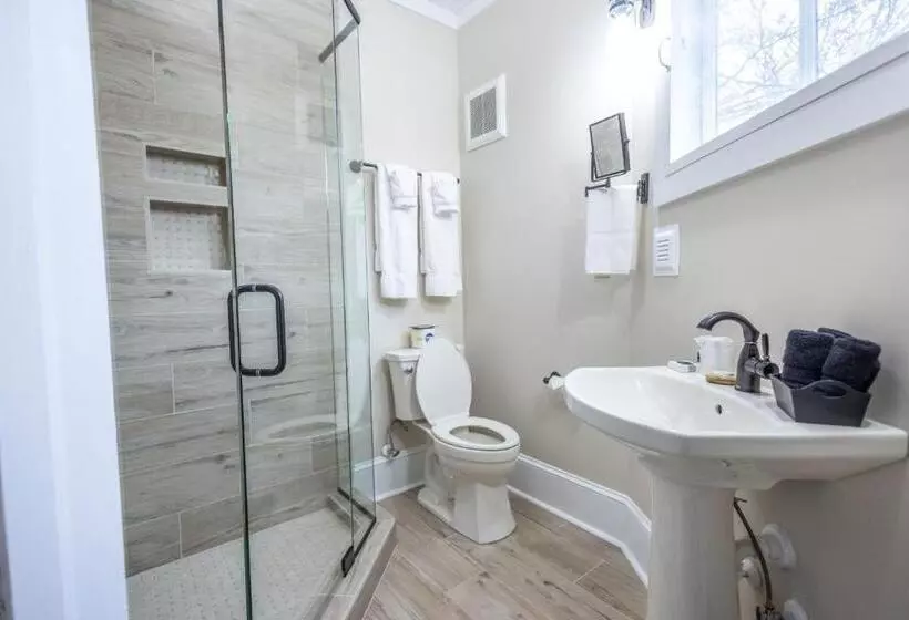 ホテル 1898 Waverly Inn