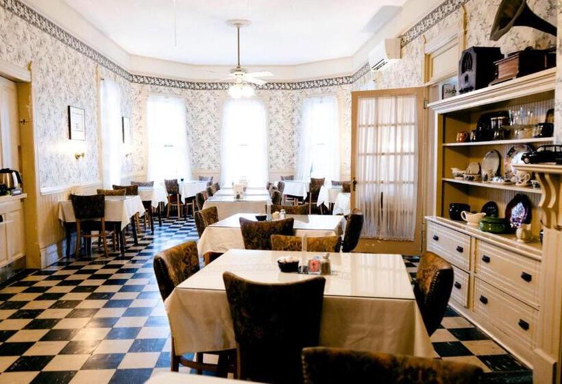 호텔 1898 Waverly Inn