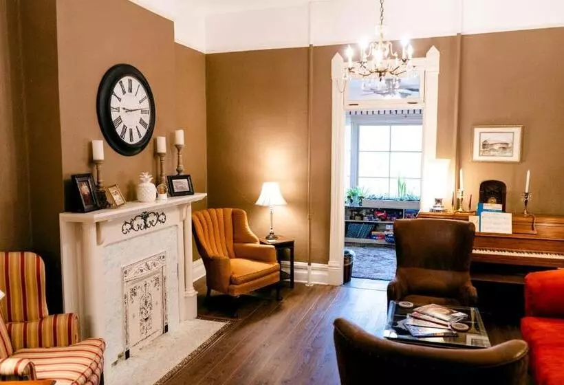 ホテル 1898 Waverly Inn