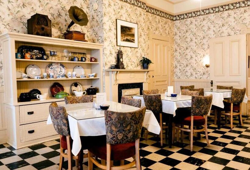 호텔 1898 Waverly Inn