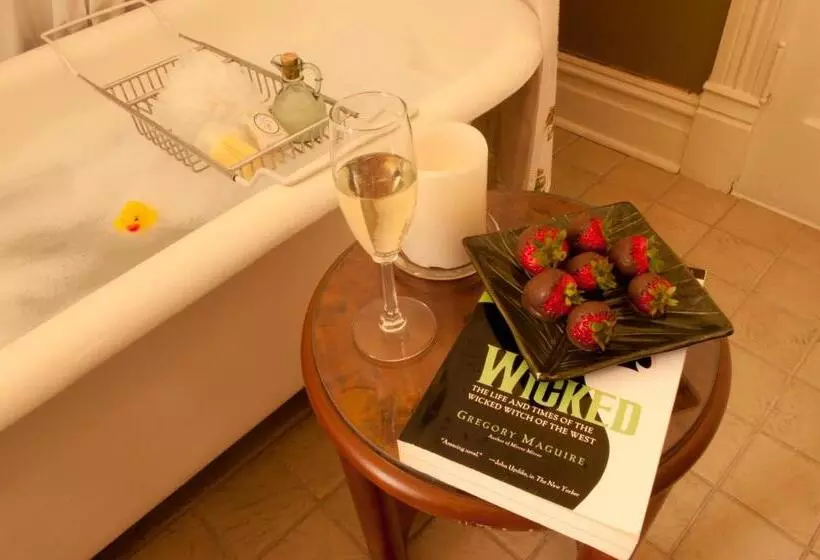 ホテル 1898 Waverly Inn