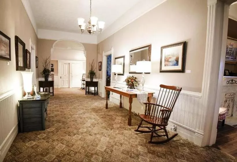 ホテル 1898 Waverly Inn