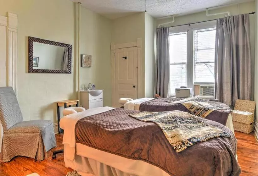 ホテル 1898 Waverly Inn