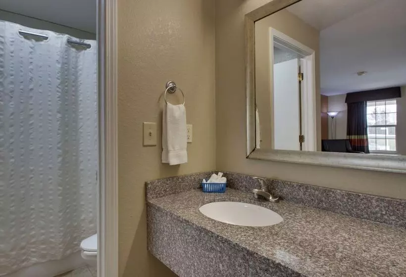 בית מלון כפרי Key West Inn  Millbrook