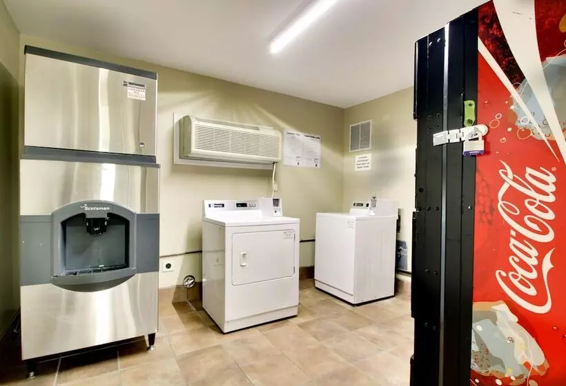 בית מלון כפרי Key West Inn  Millbrook