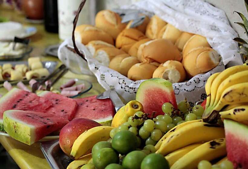 فندق Papagaio Hostel & Pousada