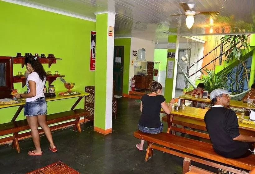 Отель Papagaio Hostel & Pousada