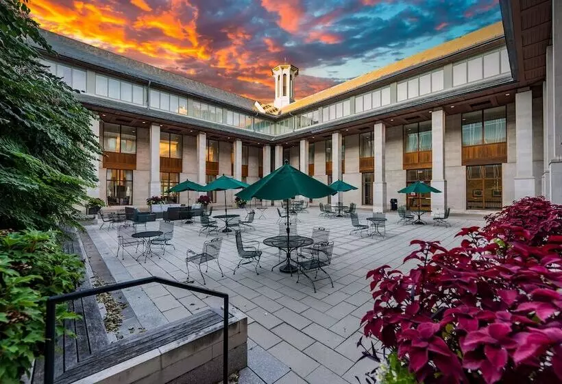 Hotelli The Knight Center At Washington University