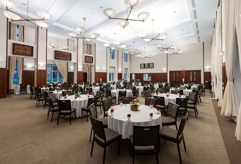 Hotelli The Knight Center At Washington University