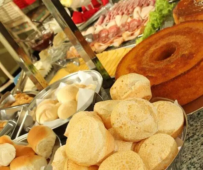 Trevi Hotel E Business