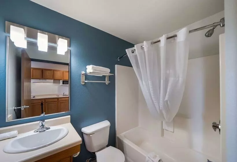 Отель Woodspring Suites Fort Worth Trophy Club