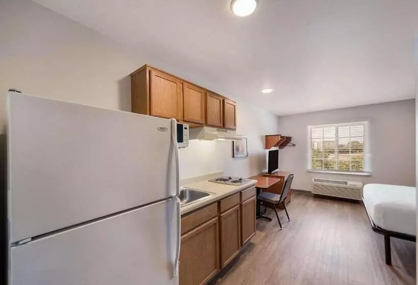 Отель Woodspring Suites Fort Worth Trophy Club