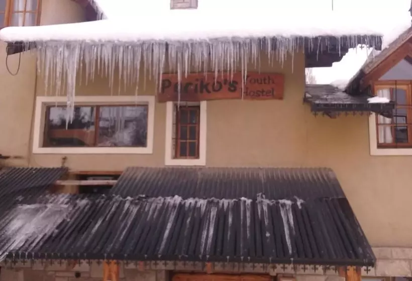 Periko´s Youth Hostel