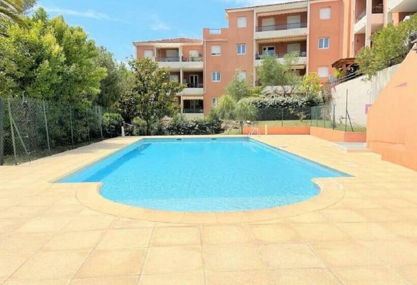Appartement Imperia St Raphaël, Au Calme, Vue Piscine, Climatisé