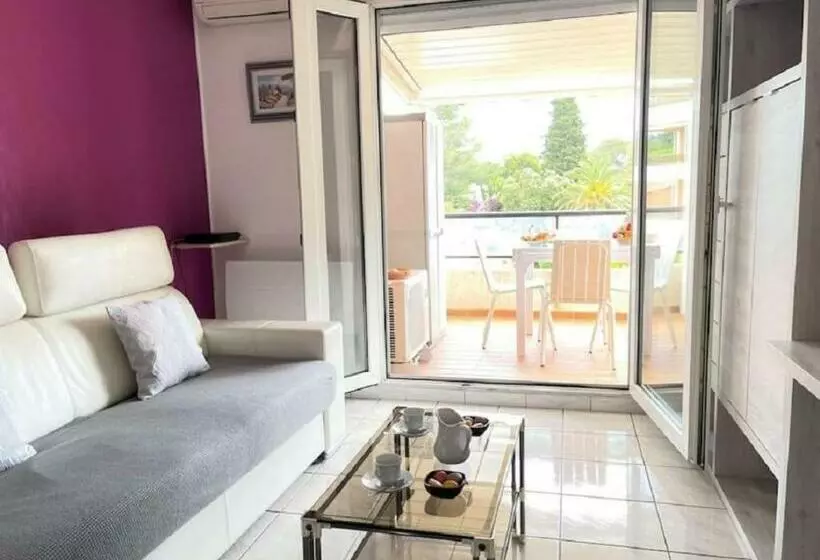 Appartement Imperia St Raphaël, Au Calme, Vue Piscine, Climatisé