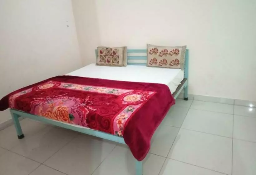 Hotelli Shiv Palace By Wb Inn