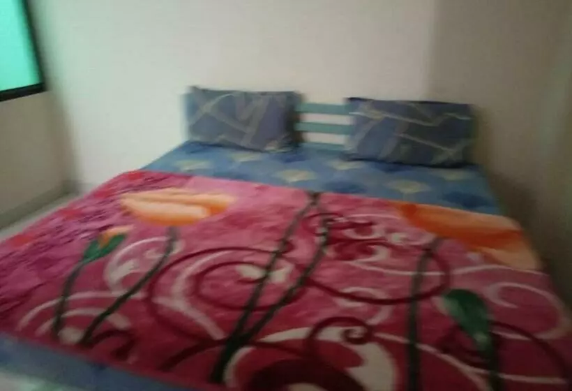 Hotelli Shiv Palace By Wb Inn
