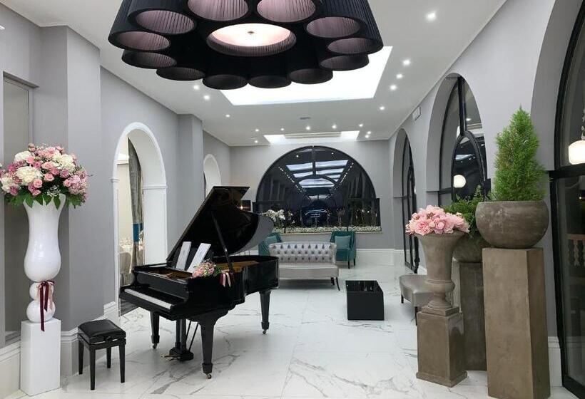 منتجع Versace Luxury Room