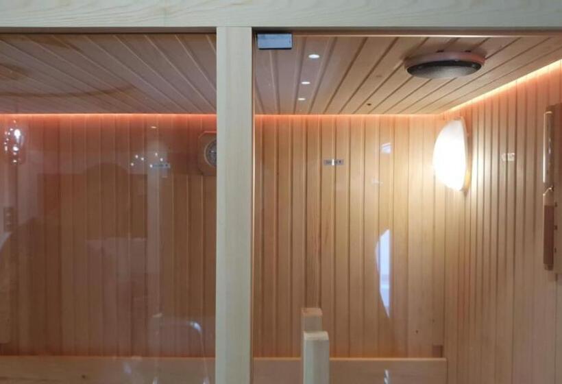 منتجع Versace Luxury Room