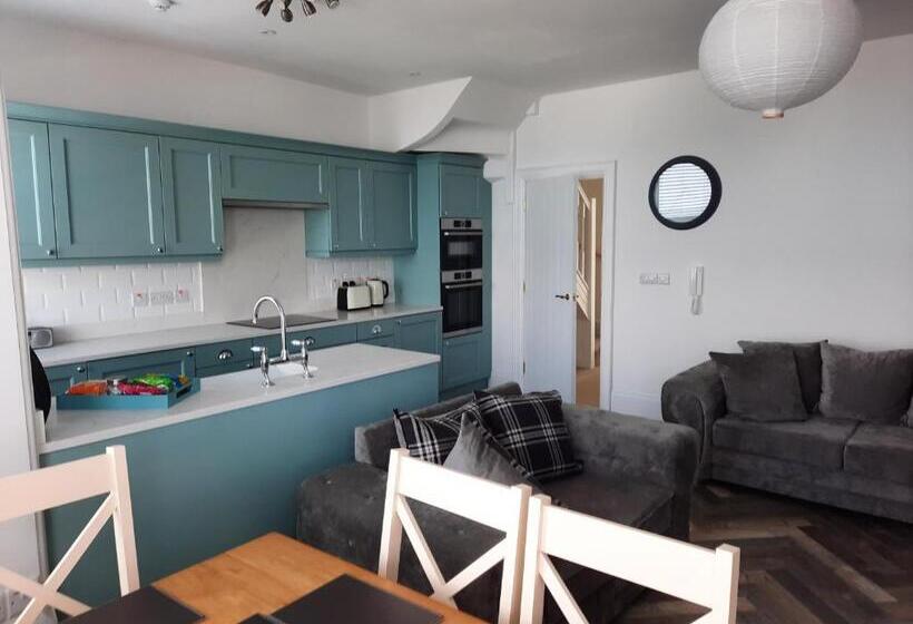 Seacliff Road Luxury Apartments