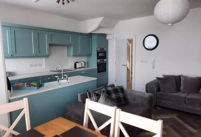 Seacliff Road Luxury Apartments