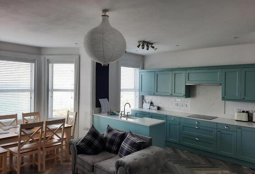 Seacliff Road Luxury Apartments