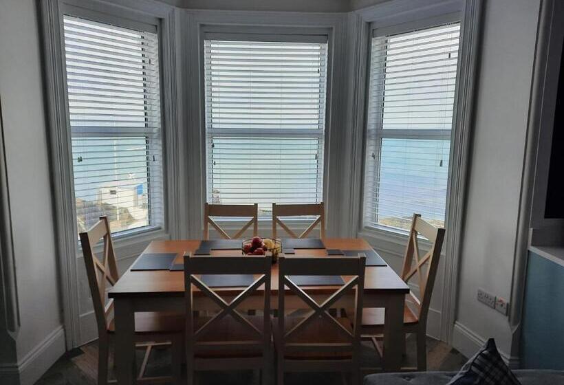 Seacliff Road Luxury Apartments