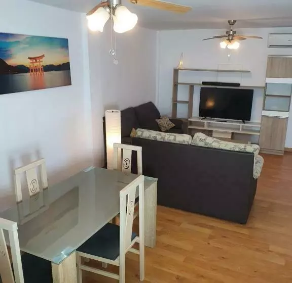 1f, Aire Acondic, 80m2, 2 Dormitorios, 4 Huéspedes, Wifi Gratis