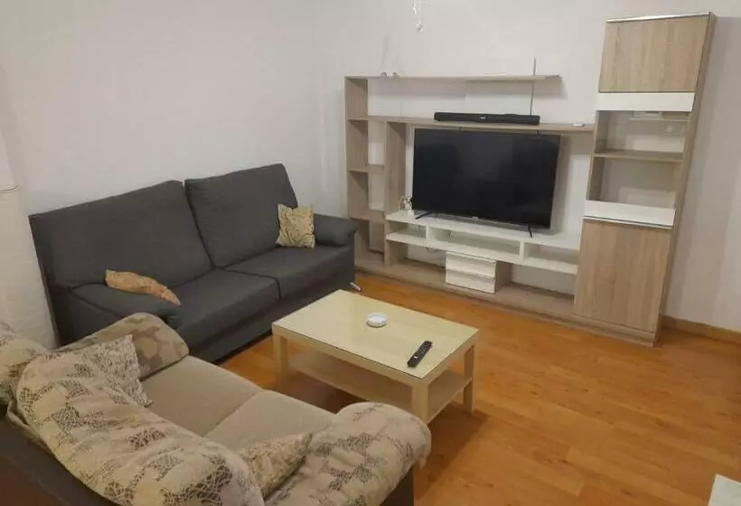 1f, Aire Acondic, 80m2, 2 Dormitorios, 4 Huéspedes, Wifi Gratis