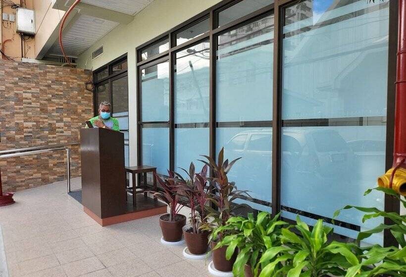 هاستل Urbanview At Evangelista Street Makati