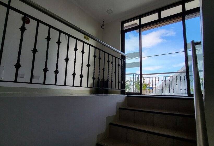 هاستل Urbanview At Evangelista Street Makati