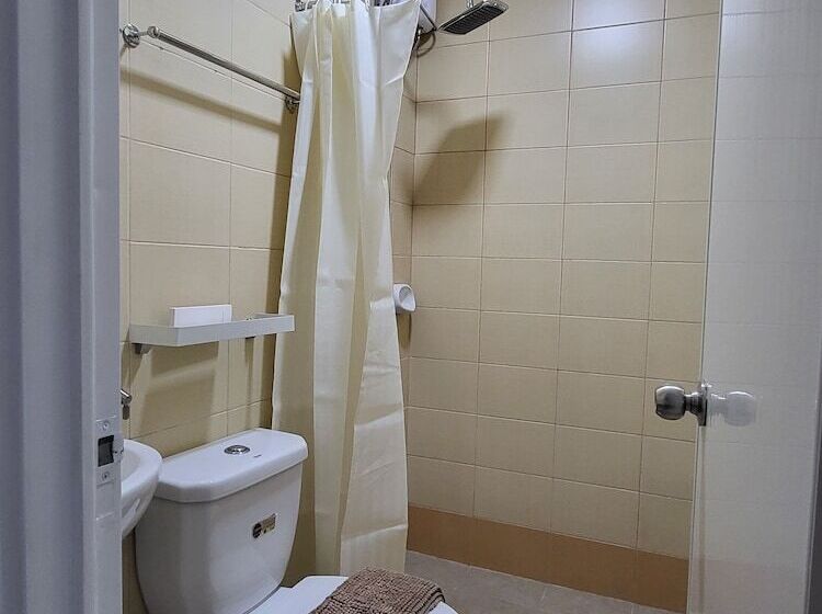 هاستل Urbanview At Evangelista Street Makati