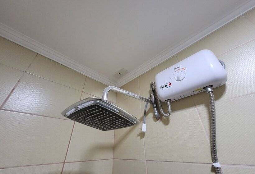 هاستل Urbanview At Evangelista Street Makati