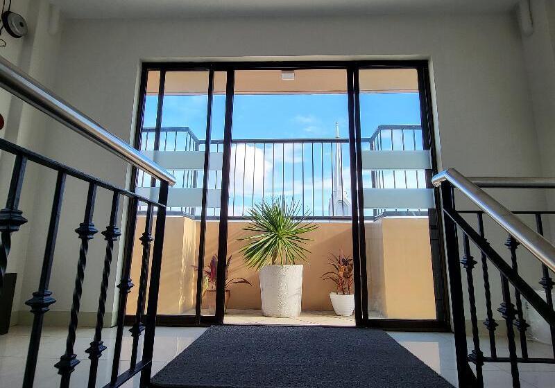 هاستل Urbanview At Evangelista Street Makati