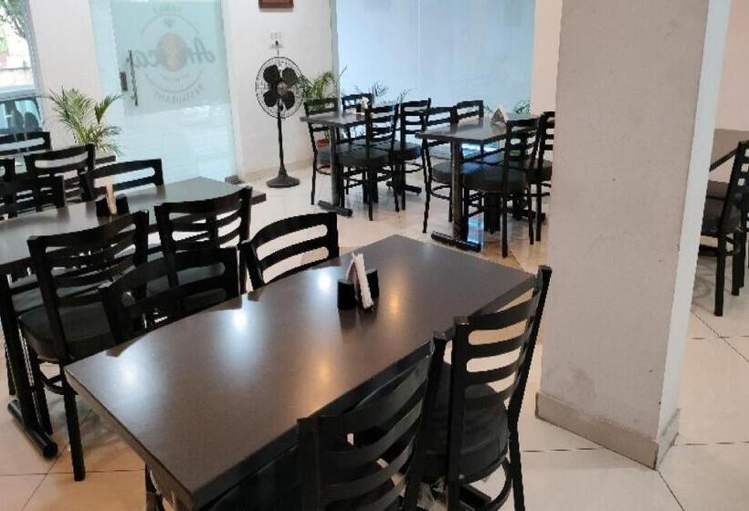 هتل Capital O 93663 Royal