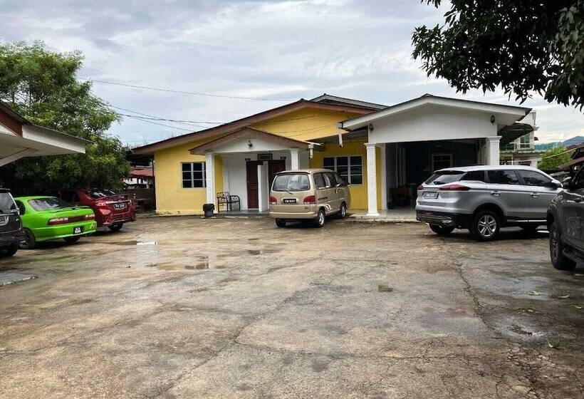 בית מלון כפרי Oyo Homes 90600 Ummi Chalet Dungun