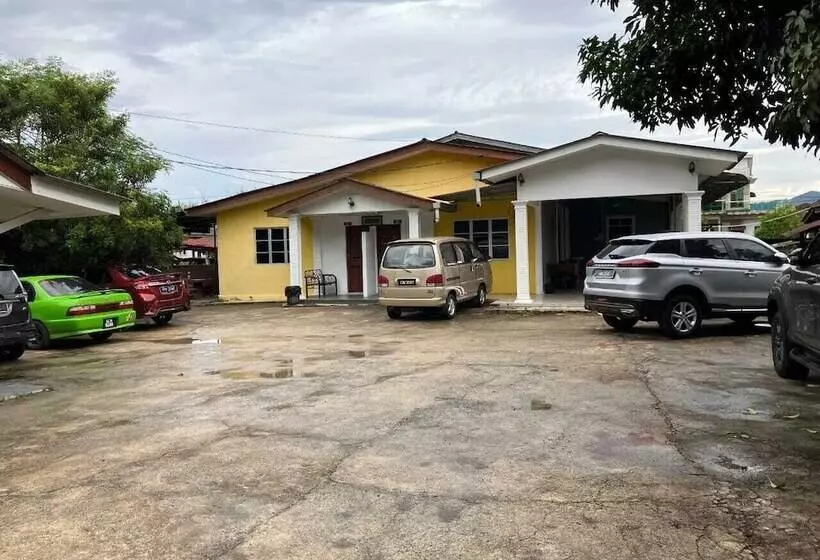 ホテル Oyo Homes 90600 Ummi Chalet Dungun