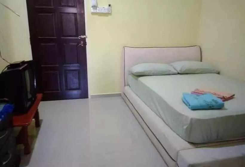 ホテル Oyo Homes 90600 Ummi Chalet Dungun