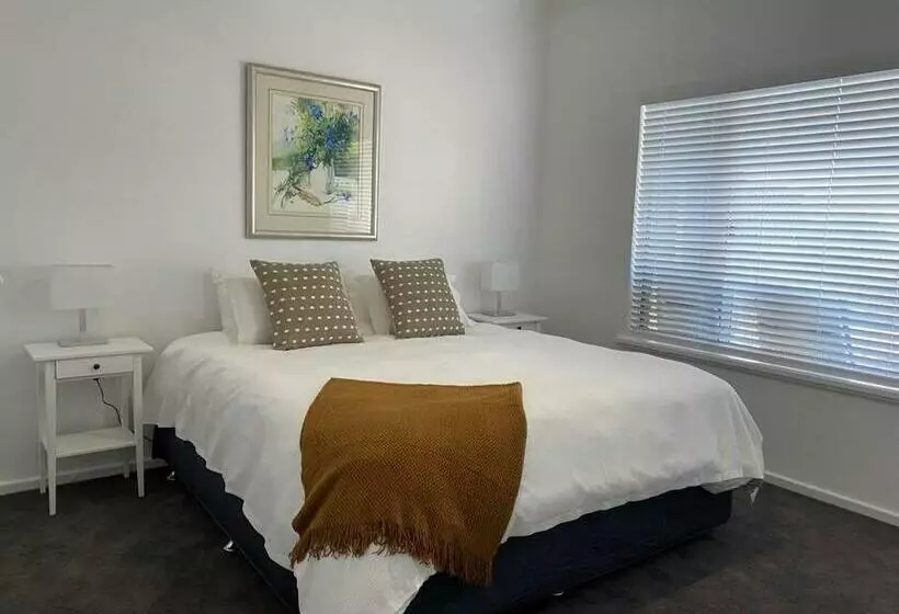 Middleton Views Villa