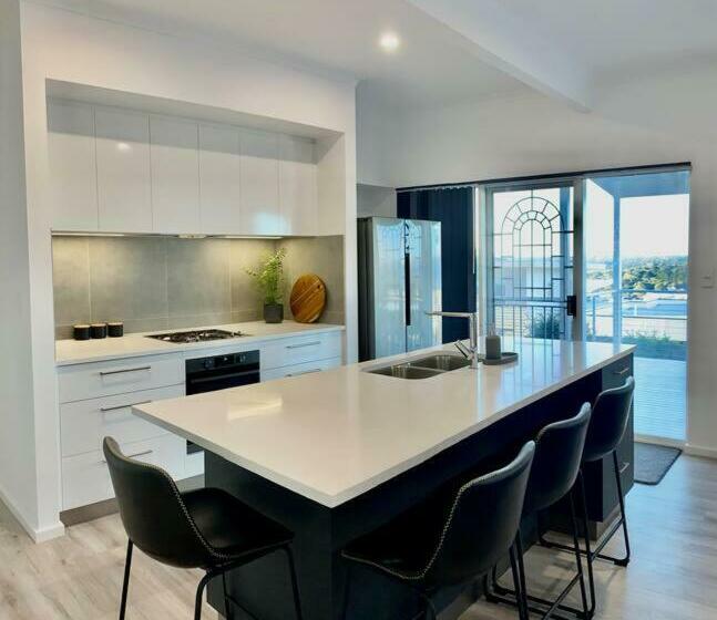 Middleton Views Villa