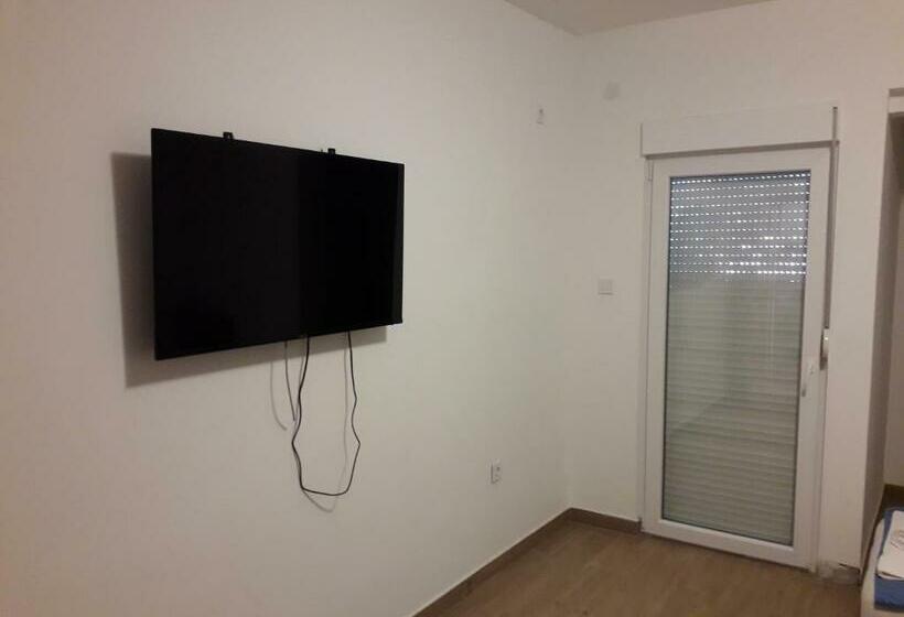 پانسیون Apartmani Fany