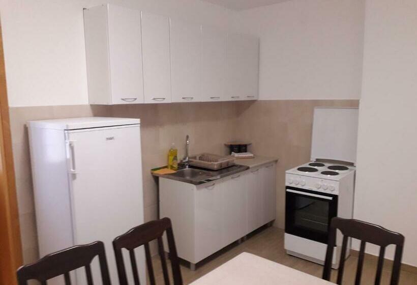 پانسیون Apartmani Fany