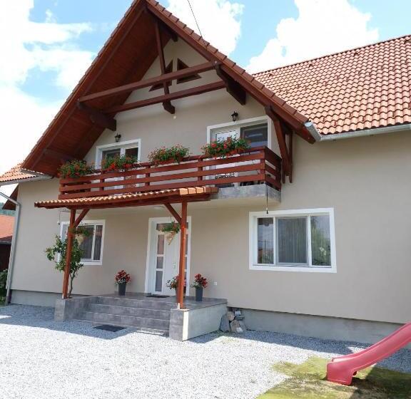 بنسيون Casa Bokor