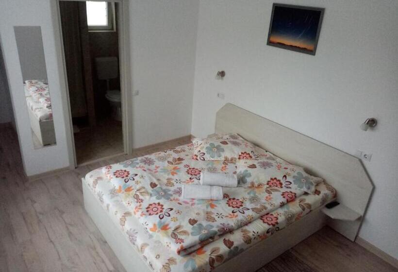 بنسيون Casa Bokor