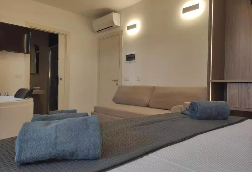 ペンション Live Home Rooms