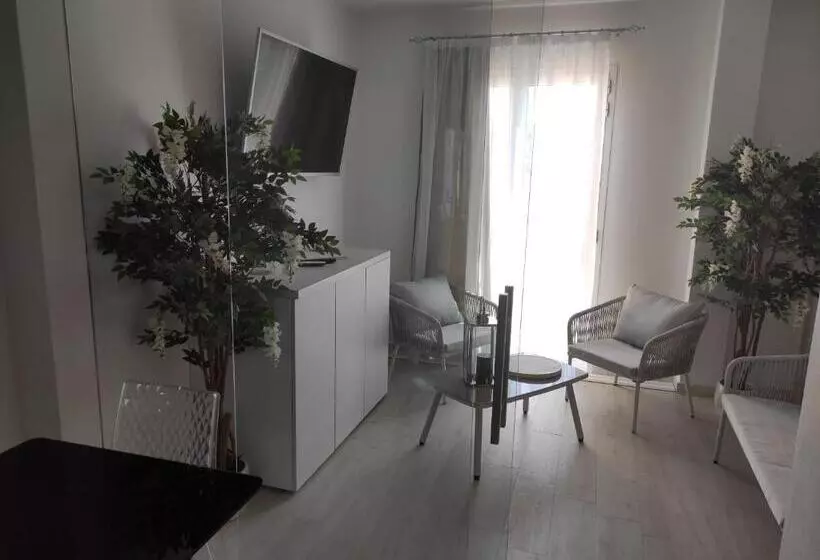 ペンション Live Home Rooms